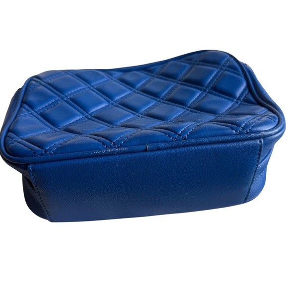 Steve Madden Blue Crossbody Quilted  Bag with Sleek Design - Picture 7 of 15